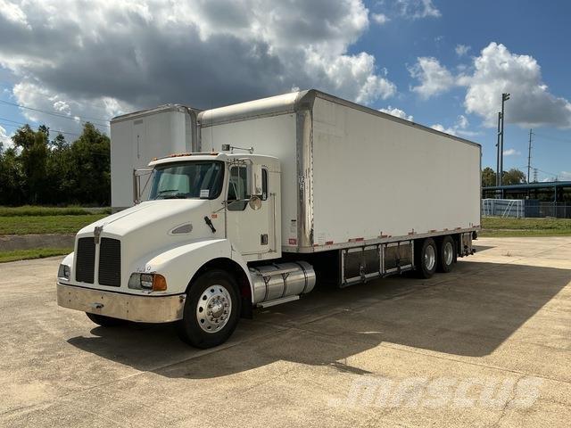 Kenworth T300 Samochody ciężarowe ze skrzynią zamkniętą