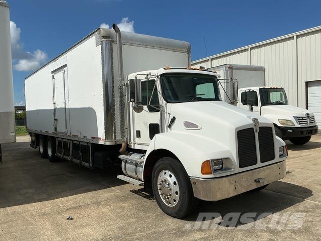 Kenworth T300 Samochody ciężarowe ze skrzynią zamkniętą