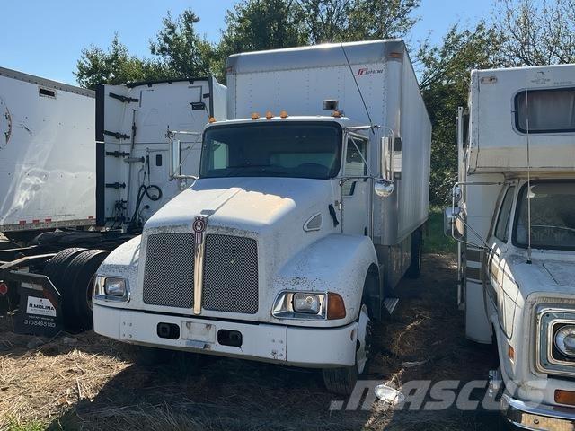 Kenworth T300 Samochody ciężarowe ze skrzynią zamkniętą
