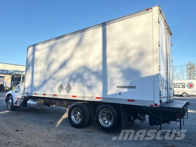 Kenworth T300 Samochody ciężarowe ze skrzynią zamkniętą