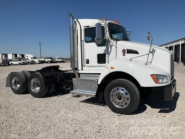 Kenworth T440 Ciągniki siodłowe
