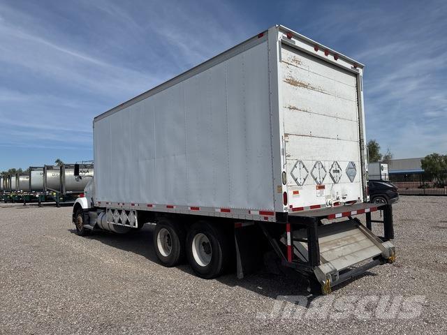 Kenworth T800 Samochody ciężarowe ze skrzynią zamkniętą