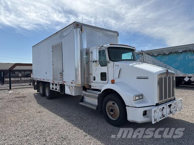 Kenworth T800 Samochody ciężarowe ze skrzynią zamkniętą