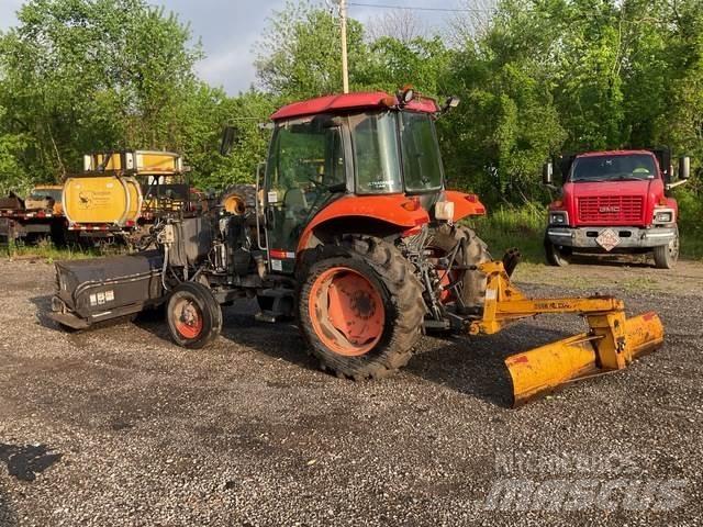 Kubota M5040 Zamiatarki wewnętrzne