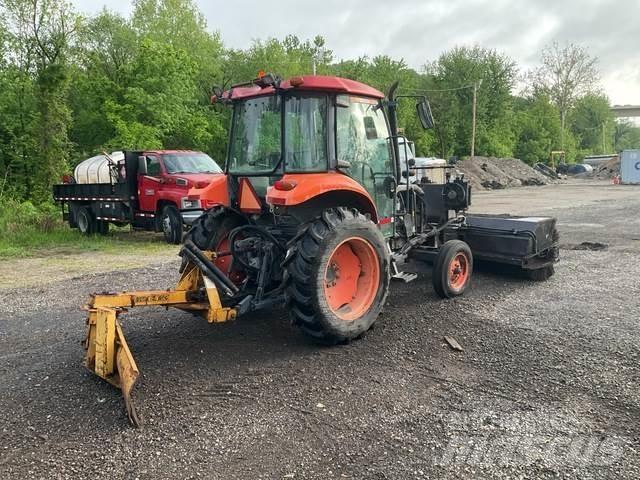 Kubota M5040 Zamiatarki wewnętrzne