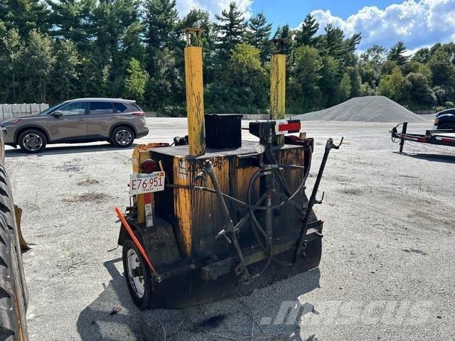LeeBoy L250T Pojazdy do transportu materiału