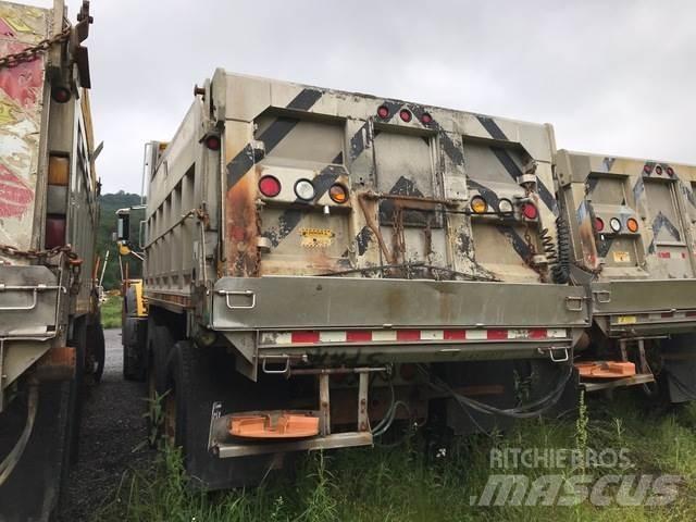 Mack 700 Lemiesze i pługi śnieżne