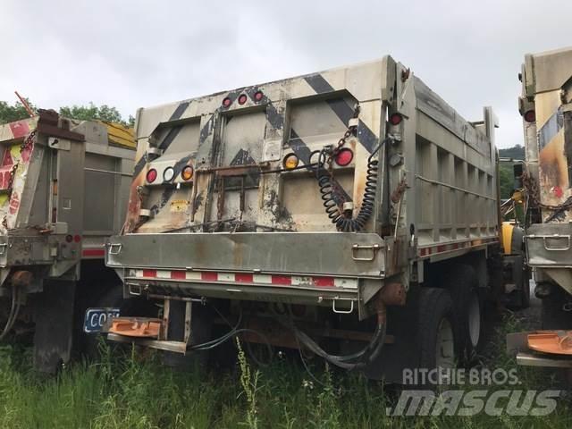 Mack 700 Lemiesze i pługi śnieżne