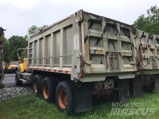 Mack 700 Lemiesze i pługi śnieżne