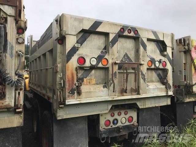 Mack 700 Lemiesze i pługi śnieżne