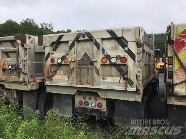 Mack 700 Lemiesze i pługi śnieżne