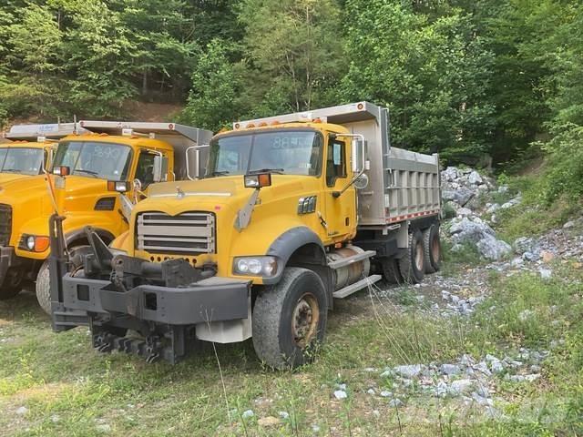 Mack 700 Lemiesze i pługi śnieżne