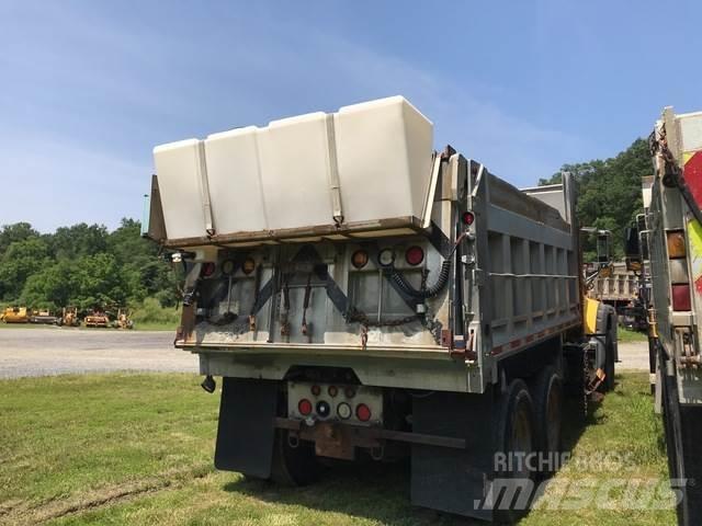 Mack 700 Lemiesze i pługi śnieżne