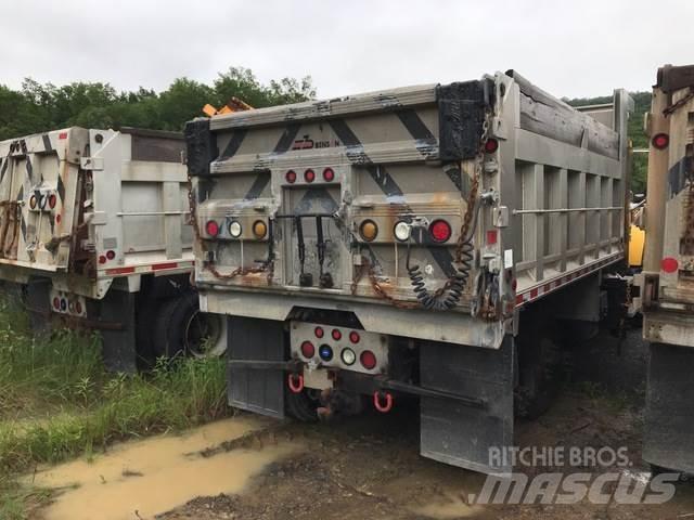 Mack 700 Lemiesze i pługi śnieżne