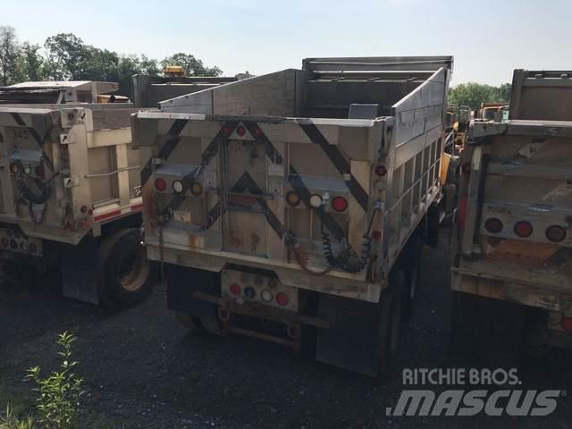 Mack 700 Lemiesze i pługi śnieżne