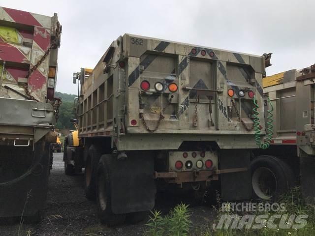 Mack 700 Lemiesze i pługi śnieżne