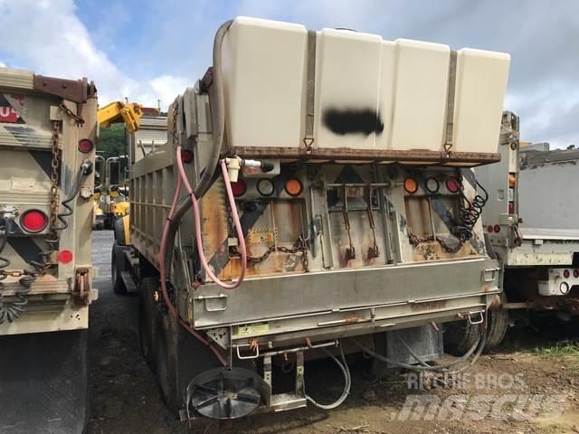 Mack 700 Lemiesze i pługi śnieżne