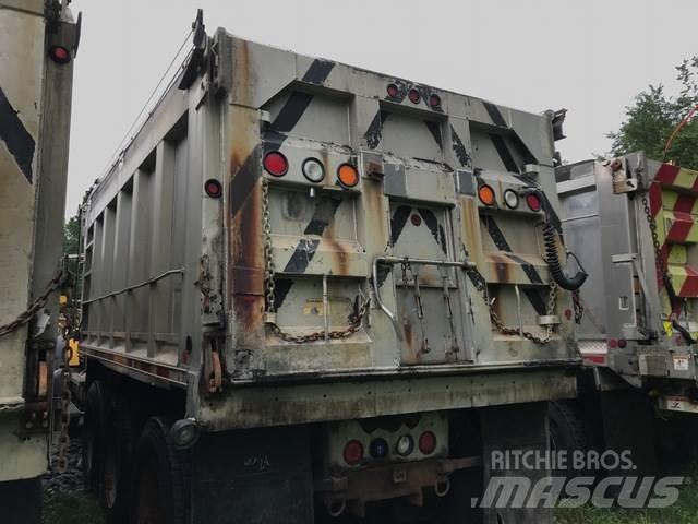 Mack 700 Lemiesze i pługi śnieżne