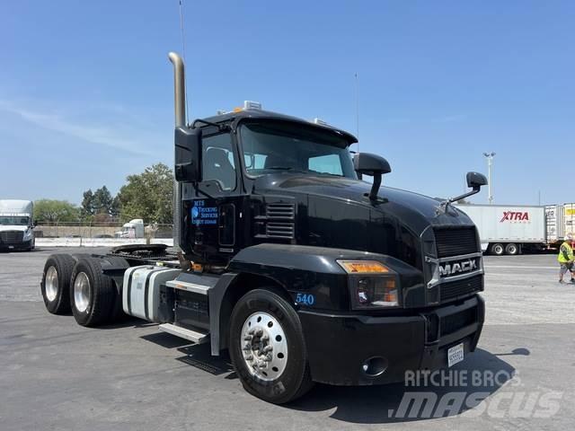Mack AN64T Ciągniki siodłowe