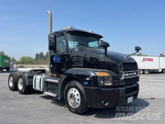 Mack AN64T Ciągniki siodłowe