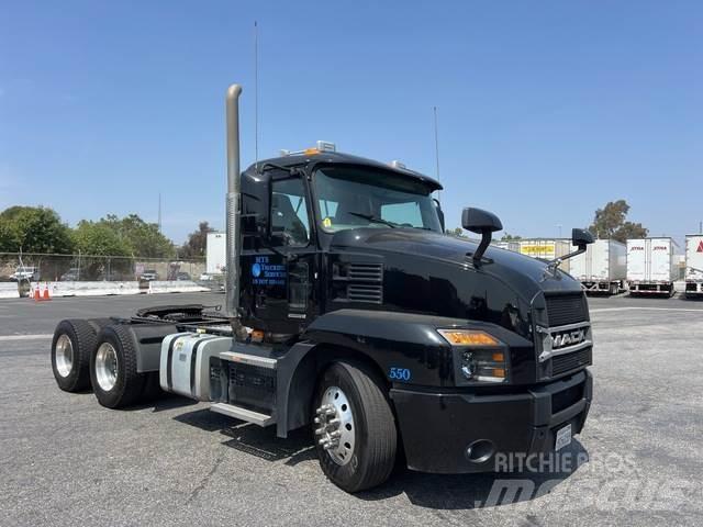 Mack AN64T Ciągniki siodłowe