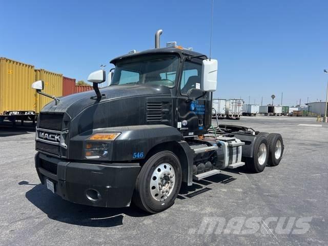 Mack AN64T Ciągniki siodłowe
