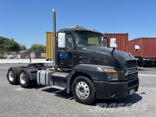 Mack AN64T Ciągniki siodłowe