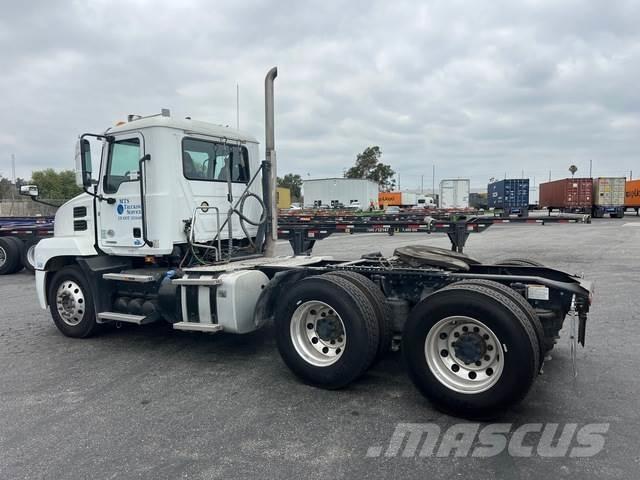 Mack AN64T Ciągniki siodłowe