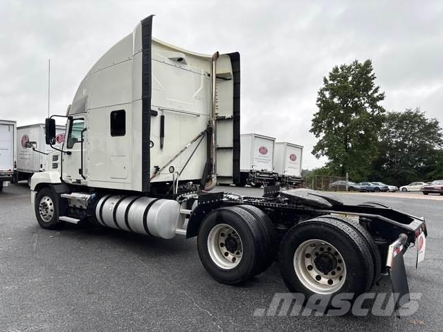 Mack AN64T Ciągniki siodłowe