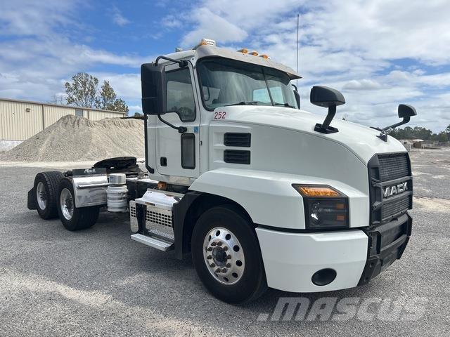 Mack AN64T Ciągniki siodłowe