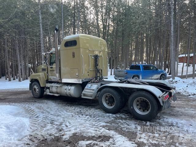 Mack CHN613 Ciągniki siodłowe