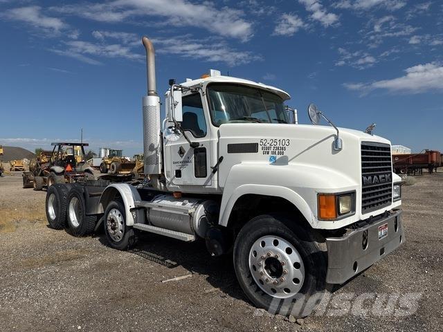 Mack CHN613 Ciągniki siodłowe