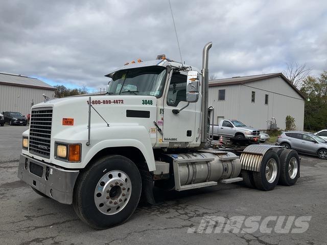 Mack CHU613 Ciągniki siodłowe