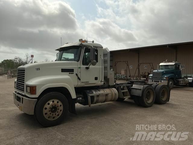 Mack CHU613 Ciągniki siodłowe