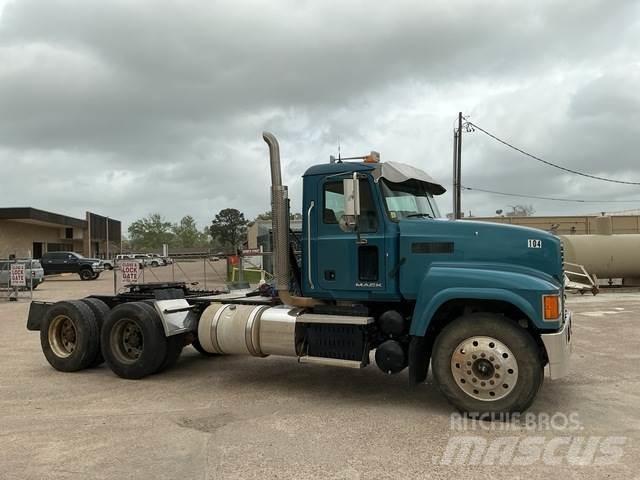 Mack CHU613 Ciągniki siodłowe