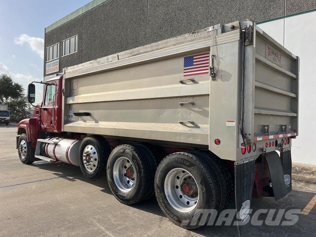 Mack CHU613 Wywrotki