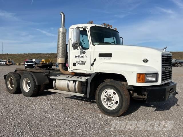 Mack CL733 Ciągniki siodłowe
