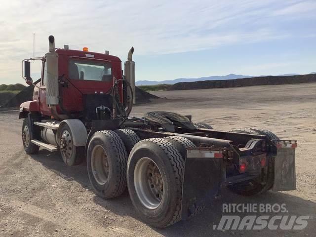 Mack CL733 Ciągniki siodłowe