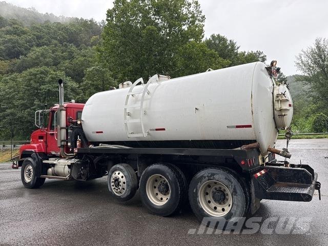 Mack CL733 Kombi / koparki ssące