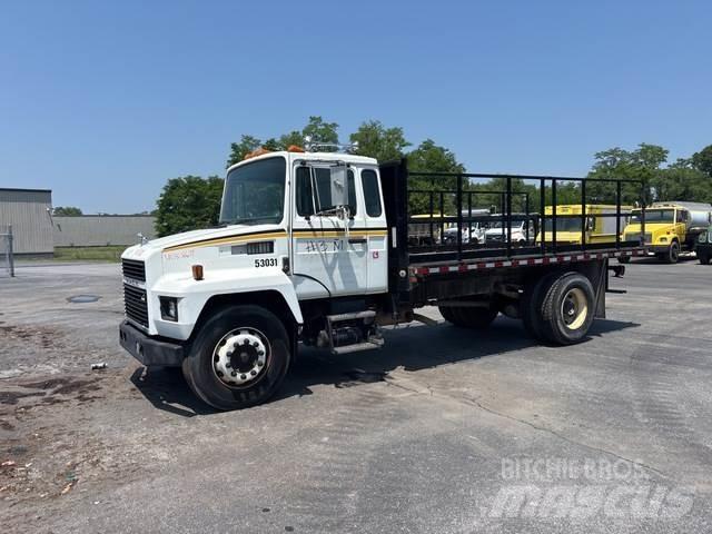 Mack CS300P Ciężarówki typu Platforma / Skrzynia