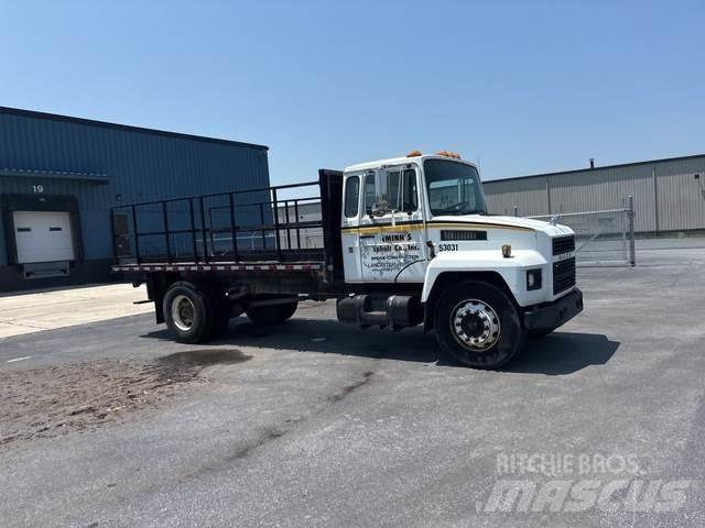 Mack CS300P Ciężarówki typu Platforma / Skrzynia