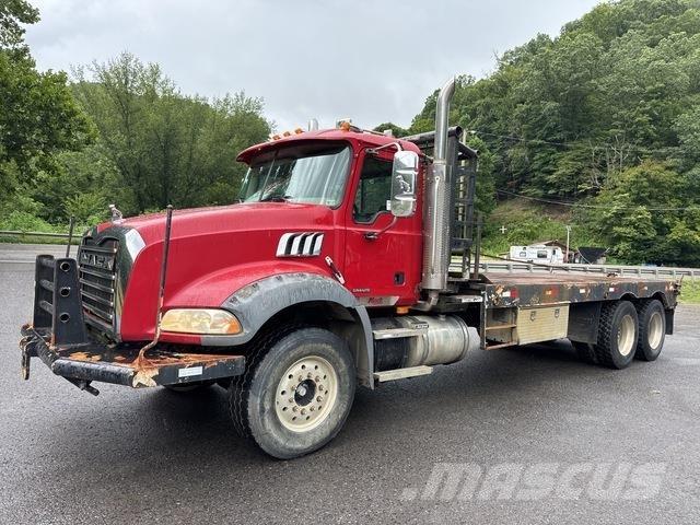 Mack CT713 Samochody ratownicze pomocy drogowej