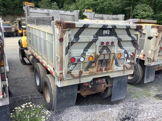 Mack CV700 Lemiesze i pługi śnieżne