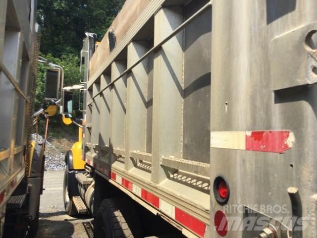 Mack CV700 Lemiesze i pługi śnieżne
