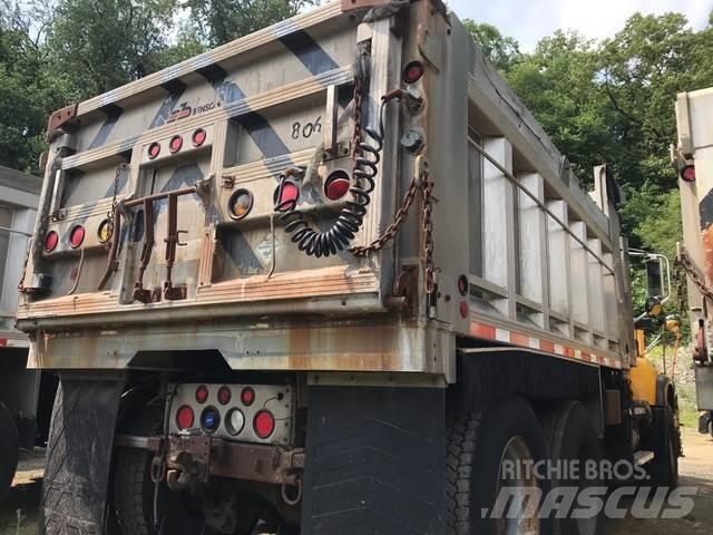 Mack CV700 Lemiesze i pługi śnieżne