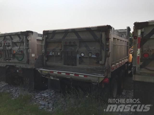 Mack CV700 Lemiesze i pługi śnieżne