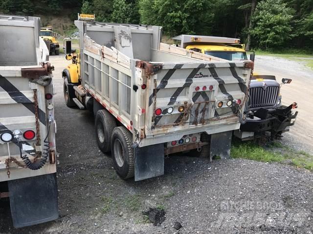 Mack CV700 Lemiesze i pługi śnieżne
