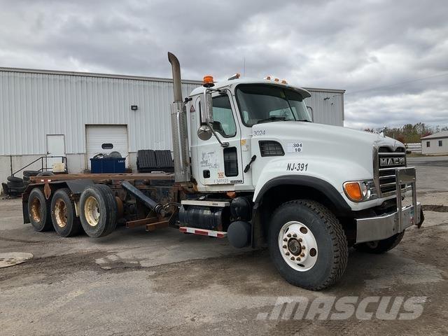 Mack CV713 Bramowce