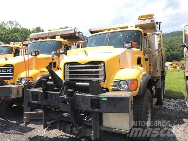 Mack CV713 Lemiesze i pługi śnieżne