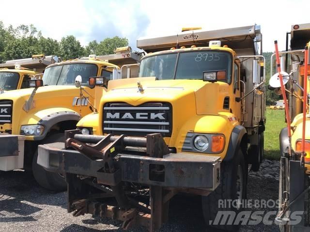 Mack CV713 Lemiesze i pługi śnieżne